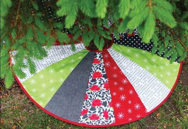 June Tailor - Quilt as you Go - Christmas Tree Skirt - Pre-Printed WADDING