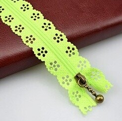 Decorative Zip - Bright Green - 20cm