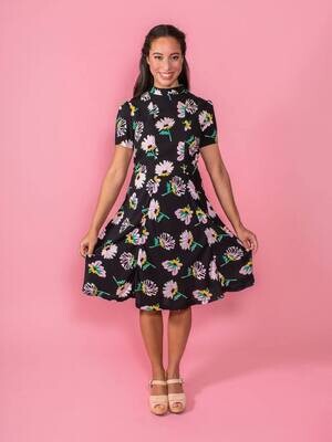 Martha Ladies Dress Pattern by Tilly and the Buttons