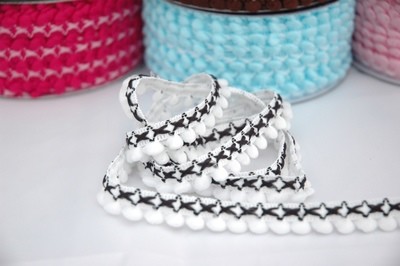 &quot; White 2 Tone Pom Pom&quot; 3 Metres Pom Pom Ribbon Trim