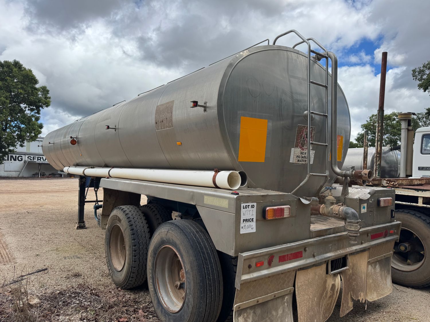 1987 Tieman Water Tank Trailer