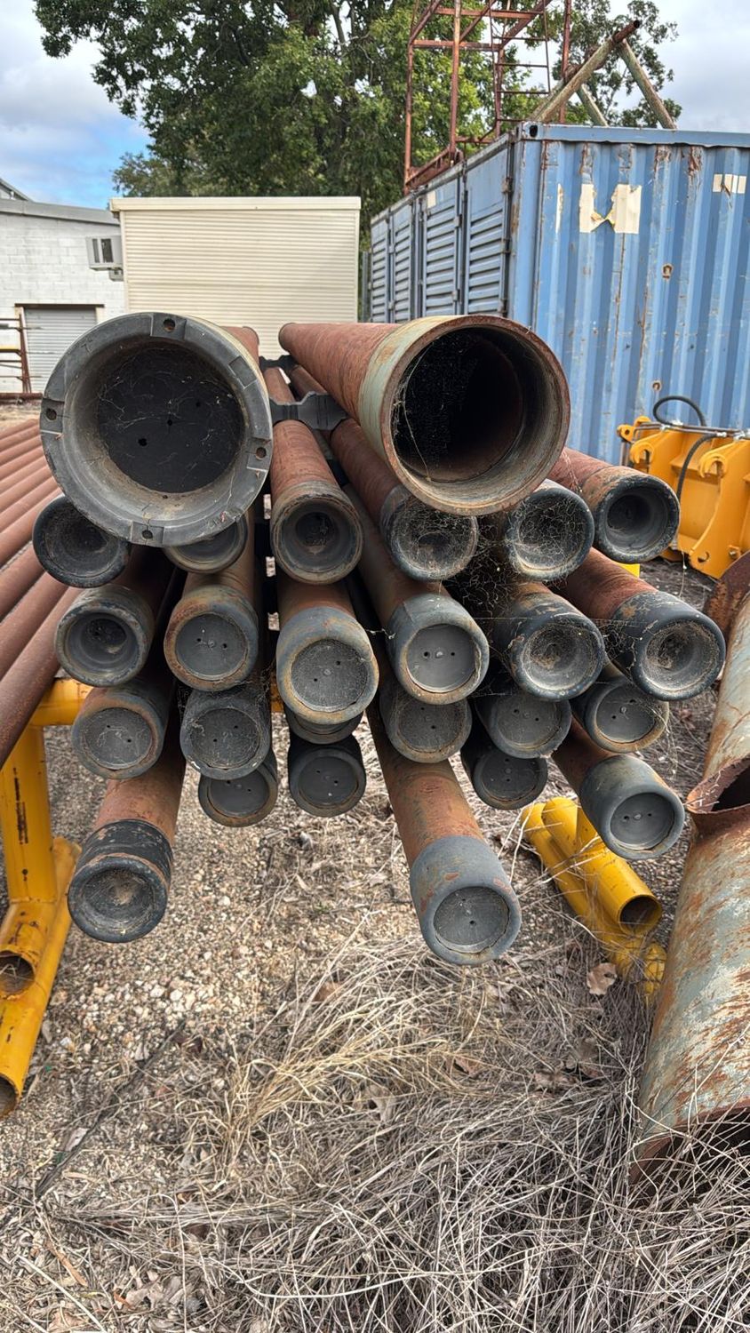 4 1/2" OD Buttress Threaded Casing 5.7m (12 available)