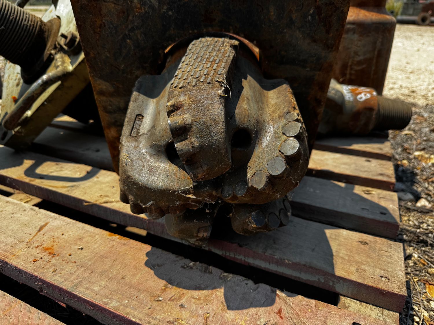 5 Wing 8 1/2" 5 Way PDC Bit, 4 1/2" Reg Pin.