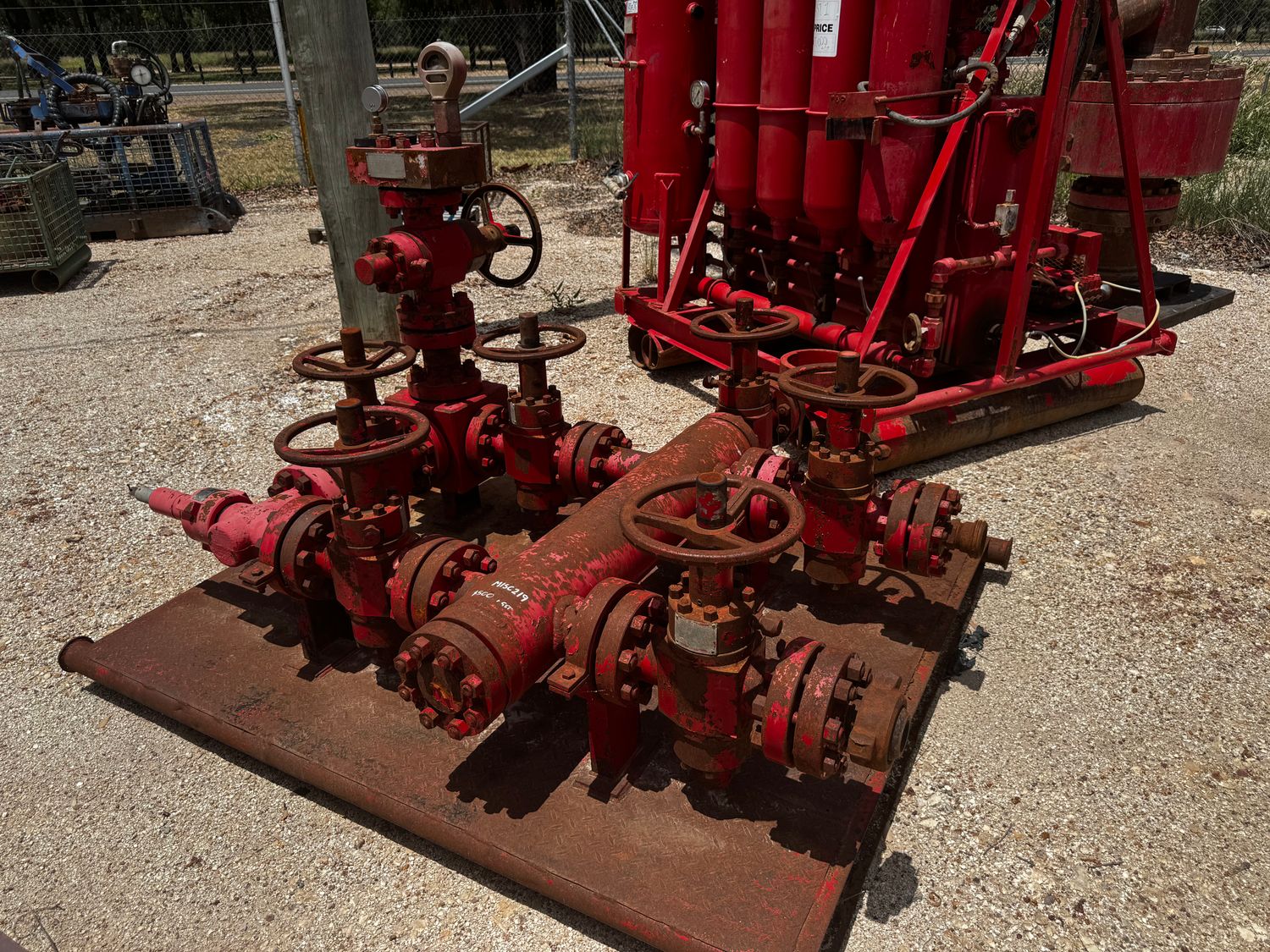 Gas and Water Separator with Pressure Lock