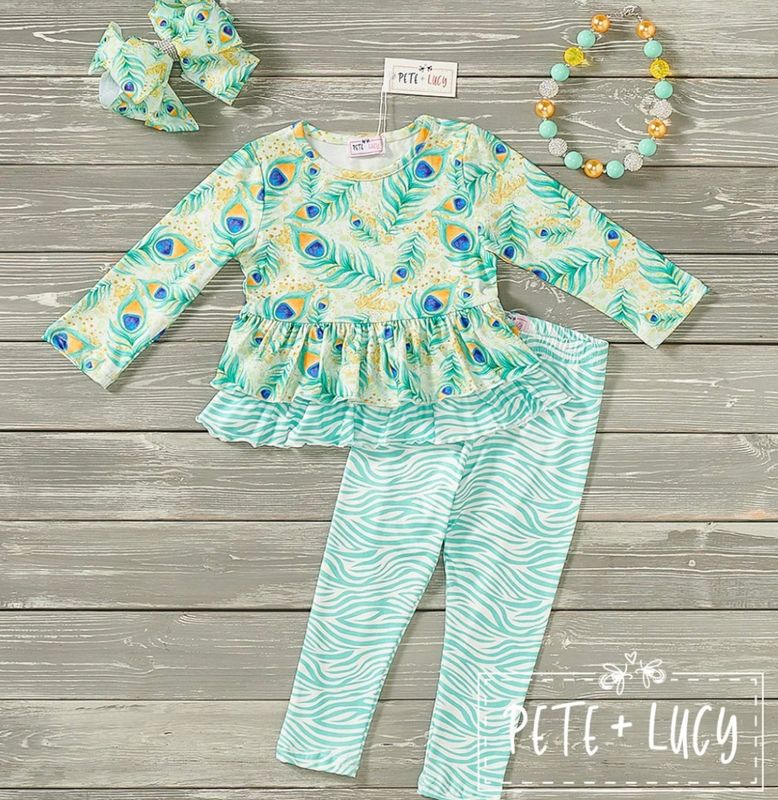 Beautiful Peacocks Set