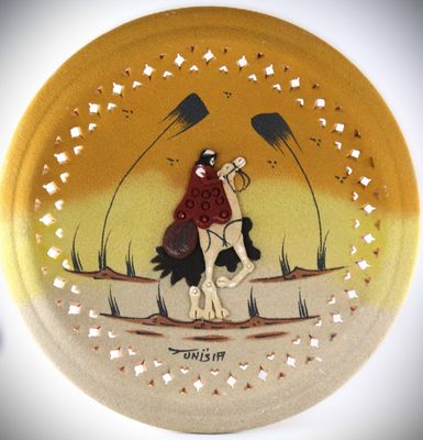 piatto decorativo tebsi giallo   , incisione manuale  con sabbia 30 cm