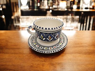 Set Tazza e Piattino Artigianale in Ceramica - Arabesque Blu Set Tazza e Piattino Artigianale in Ceramica - Arabesque Blu