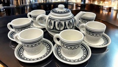 Set Tazze e Teiera '' Oriental Black" - 14 Pezzi in Ceramica Artigianale