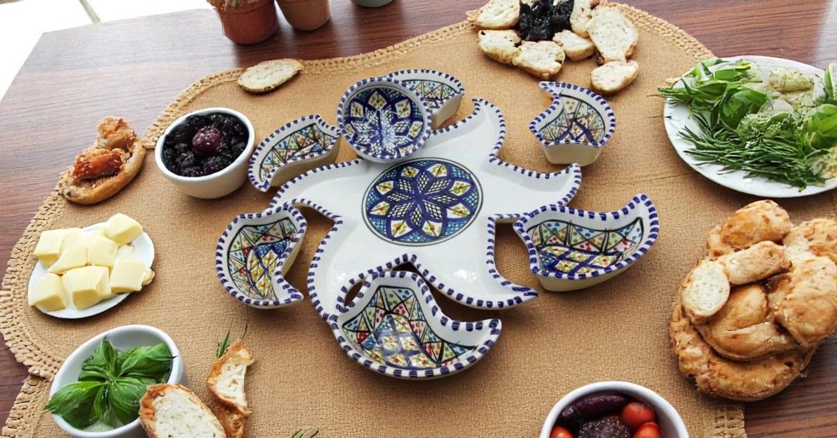 Antipastiera a stella in ceramica colore blu