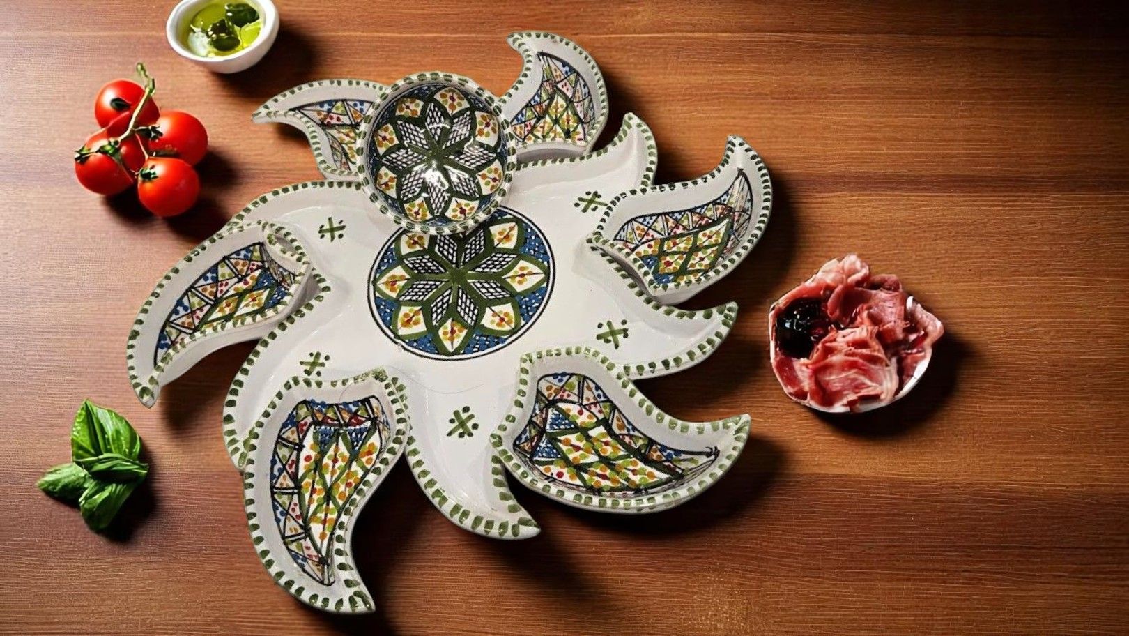 Antipastiera a stella in ceramica colore verde