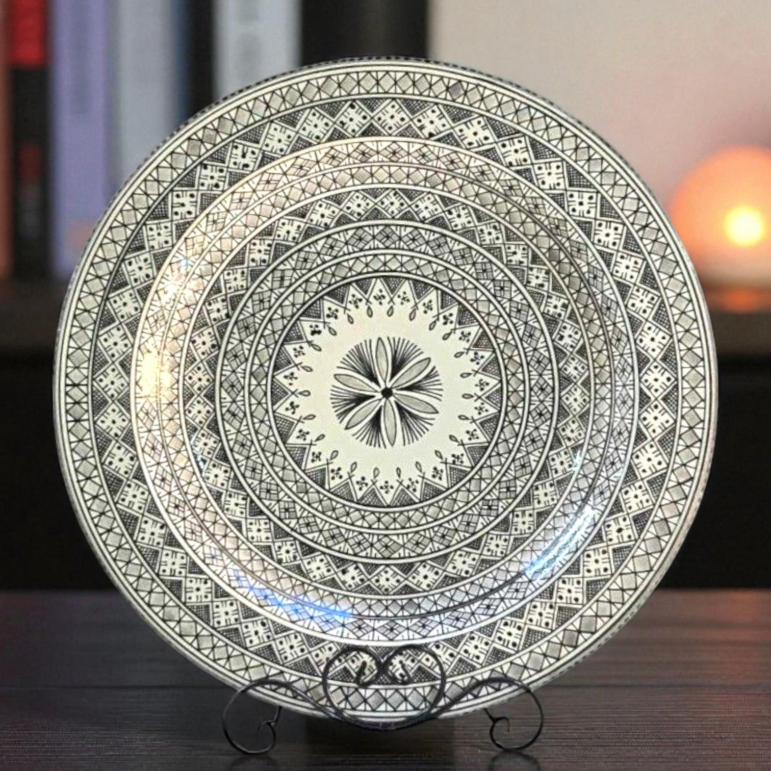 Piatto Decorativo in Ceramica Artigianale, Dipinto a Mano - 