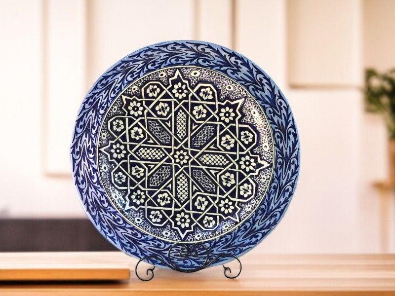 Piatto Decorativo in Ceramica Artigianale, Dipinto a Mano - Piatto Decorativo in Ceramica Artigianale, Dipinto a Mano - "Stella Azzurra" (45 cm)