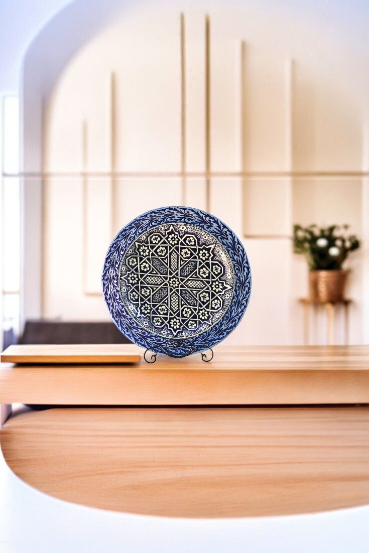 Piatto Decorativo in Ceramica Artigianale, Dipinto a Mano - 