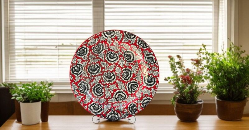 Piatto Decorativo in Ceramica Artigianale, Dipinto a Mano - Piatto Decorativo in Ceramica Artigianale, Dipinto a Mano - "Giardino Rosso" 45 cm