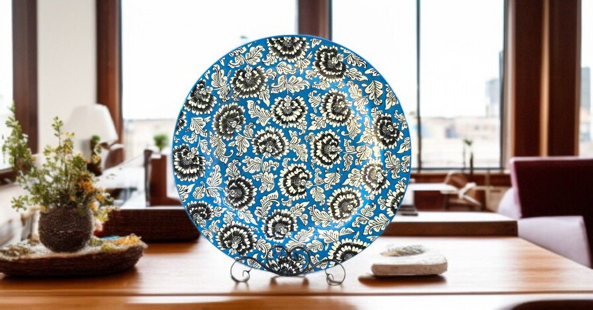 Piatto Decorativo in Ceramica Artigianale, Dipinto a Mano - 