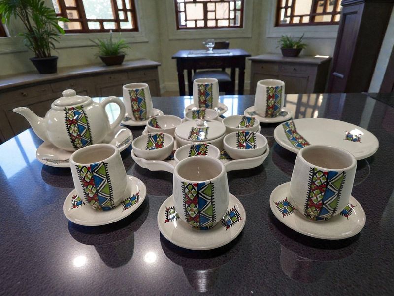 Set Colazione e Tè Completo "Margoum" - 25 Pezzi in Ceramica Artigianale, Fatto a Mano