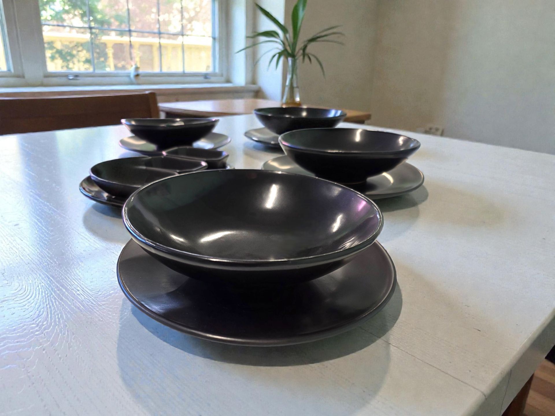 L'Ambra Nera - Set da Tavola in Ceramica Artigianale