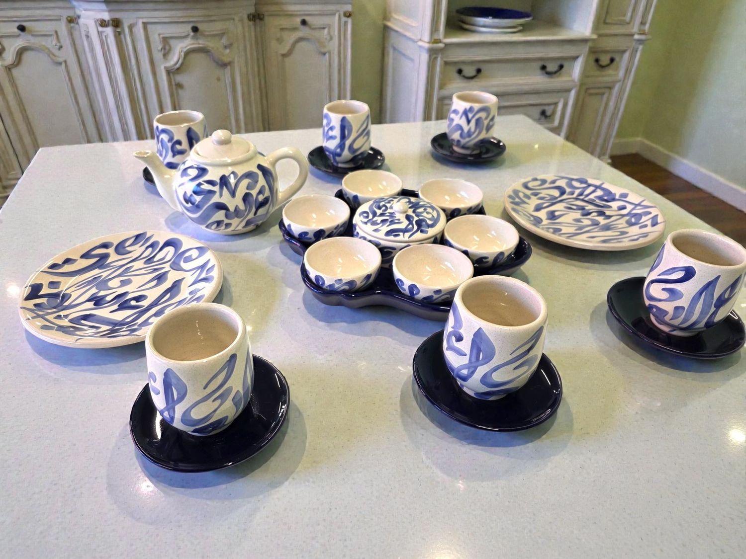 Set Colazione e Tè Completo "Arabica Blu" - 25 Pezzi in Ceramica Artigianale, Fatto a Mano