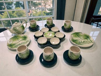 Set Colazione e Tè Completo "Leaf" - 25 Pezzi in Ceramica Artigianale, Fatto a Mano