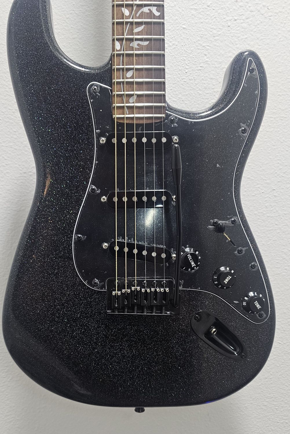 SAGE &quot;strat style&quot; Composite Guitar
