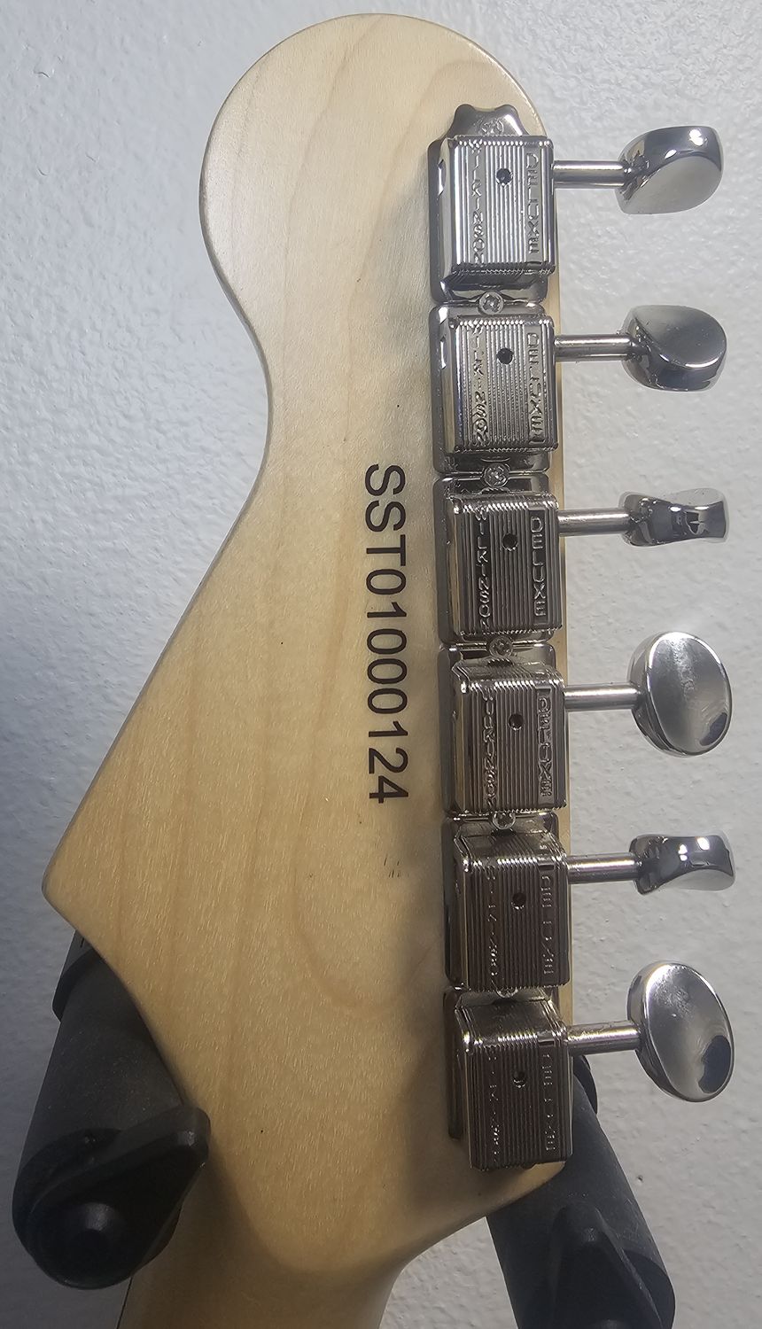 SAGE &quot;SEMI HOLLOW&quot; STRAT STYLE ELECTRIC GUITAR
