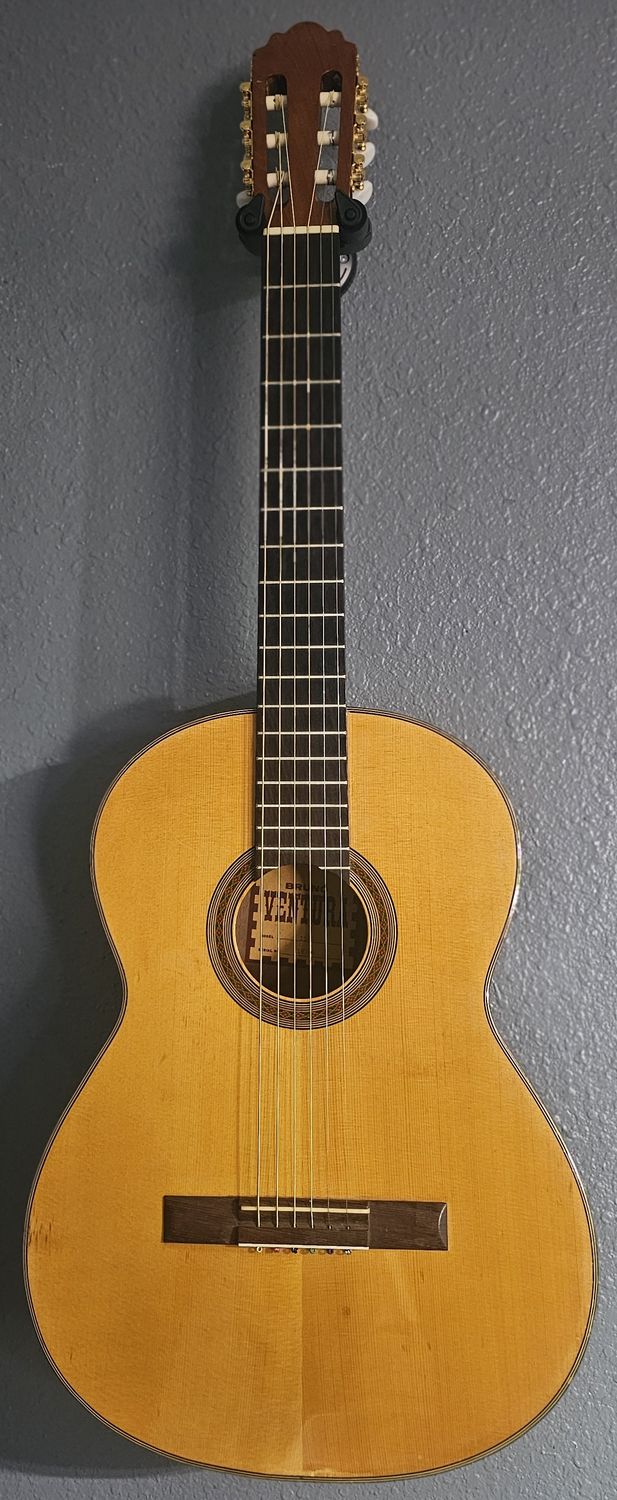 1970 Braziliian Rosewood board VENTURA V-1585 Vintage Classical Guitar