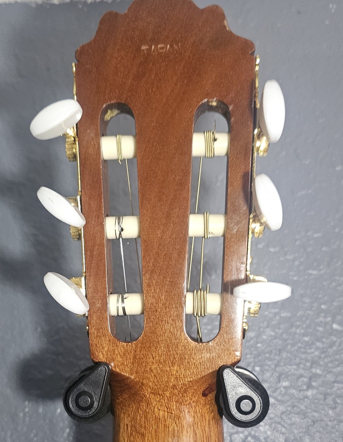 1970 Braziliian Rosewood board VENTURA V-1585 Vintage Classical Guitar