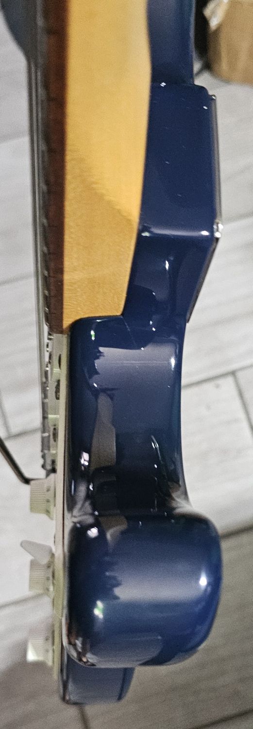 Squier Standard Stratocaster SSS