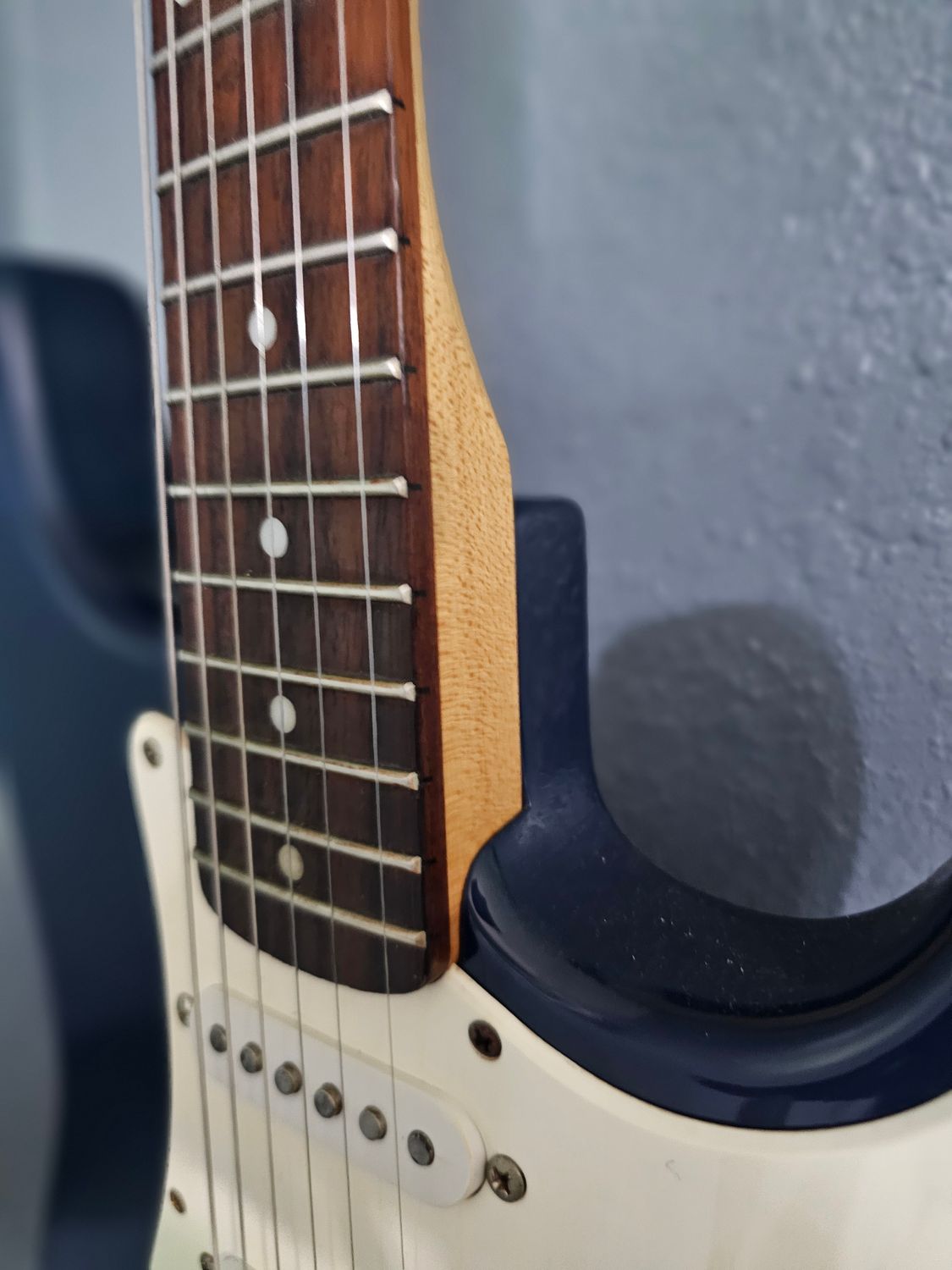 Squier Standard Stratocaster SSS