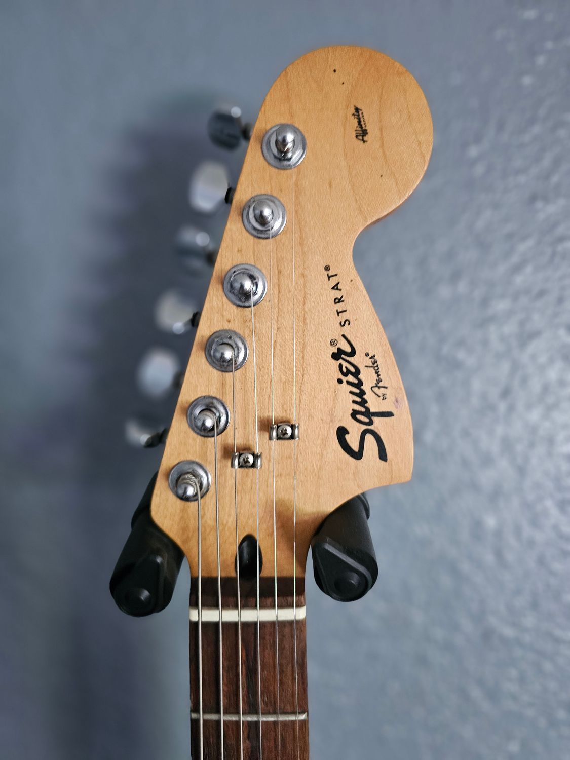Squier Standard Stratocaster SSS