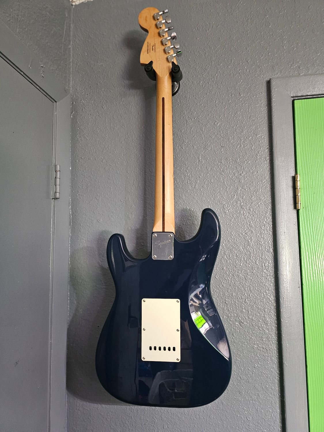 Squier Standard Stratocaster SSS