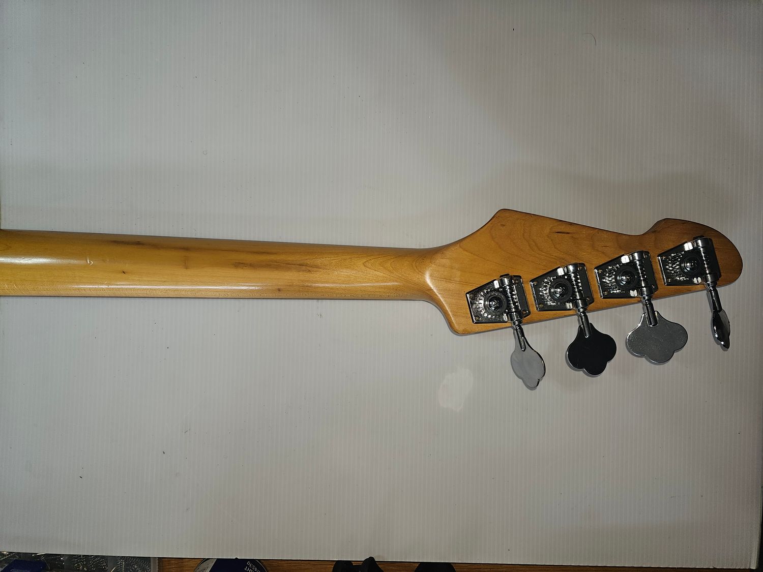 Peavey Milestone Vintage Burst 4 String Bass Guitar