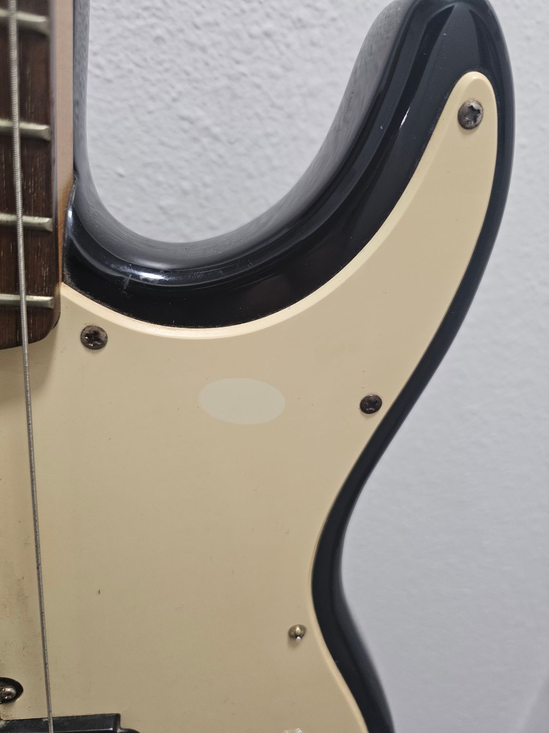 Peavey Milestone Vintage Burst 4 String Bass Guitar