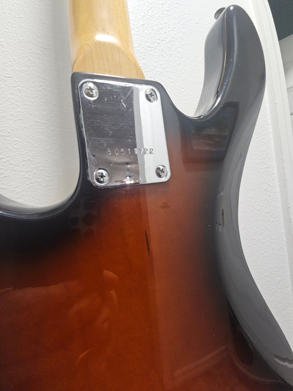 Peavey Milestone Vintage Burst 4 String Bass Guitar