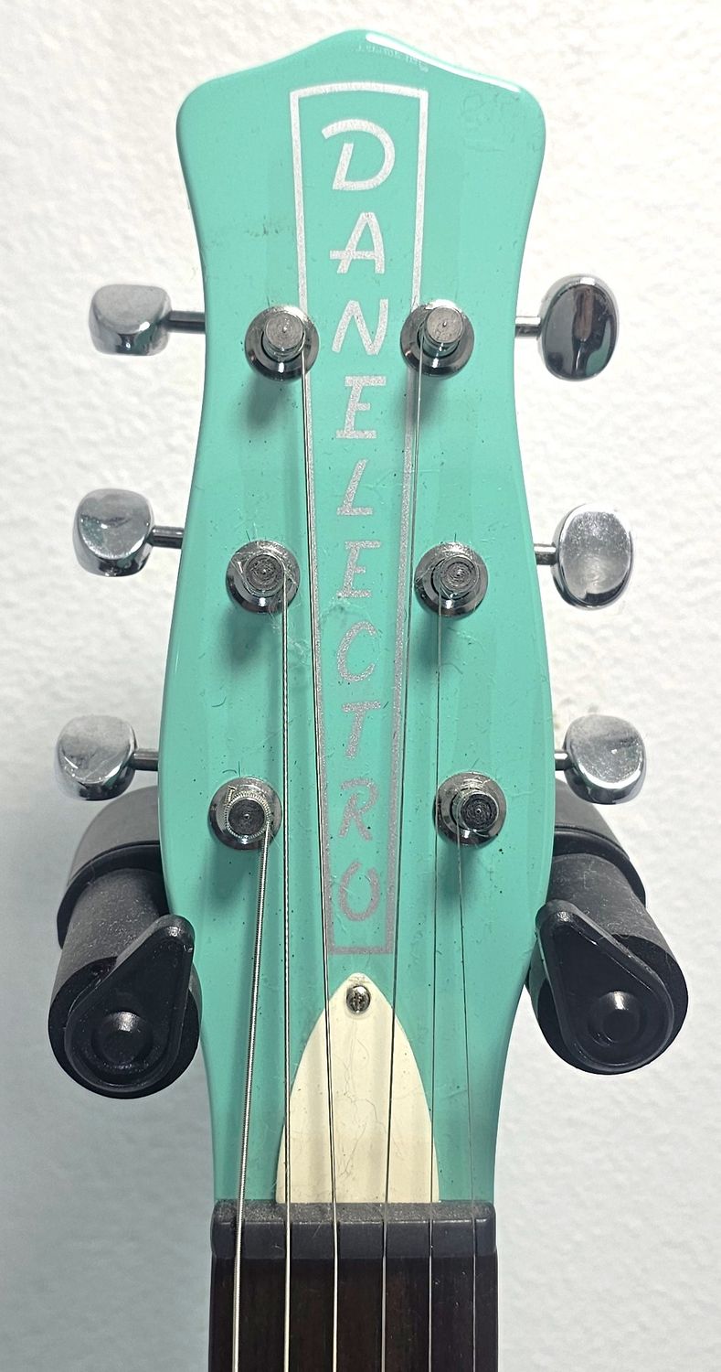 Danelectro 59XT - Aqua with Wilkinson Tremolo (D59XT)