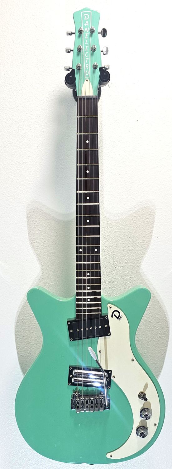 Danelectro 59XT - Aqua with Wilkinson Tremolo (D59XT)