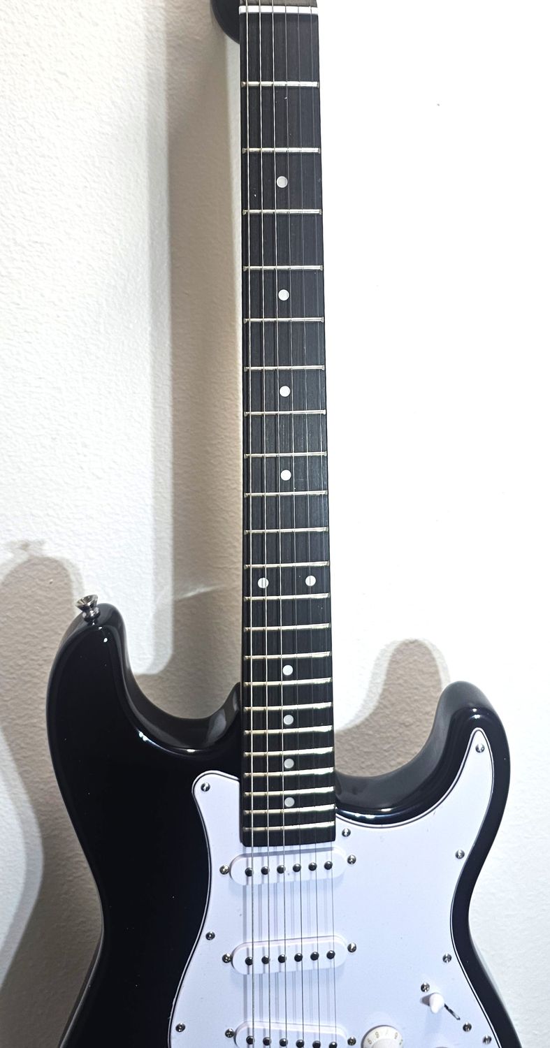 Beginner NO NAME strat NEW