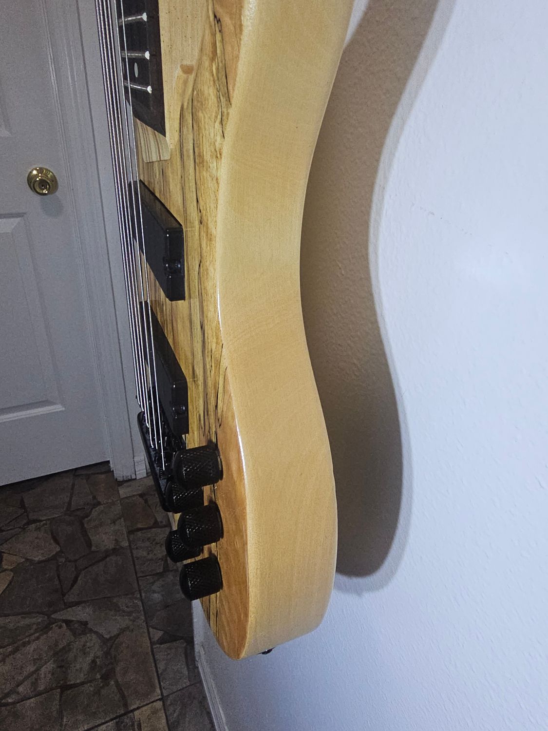 NEW SAGE  Double Cut 6-String Bass
