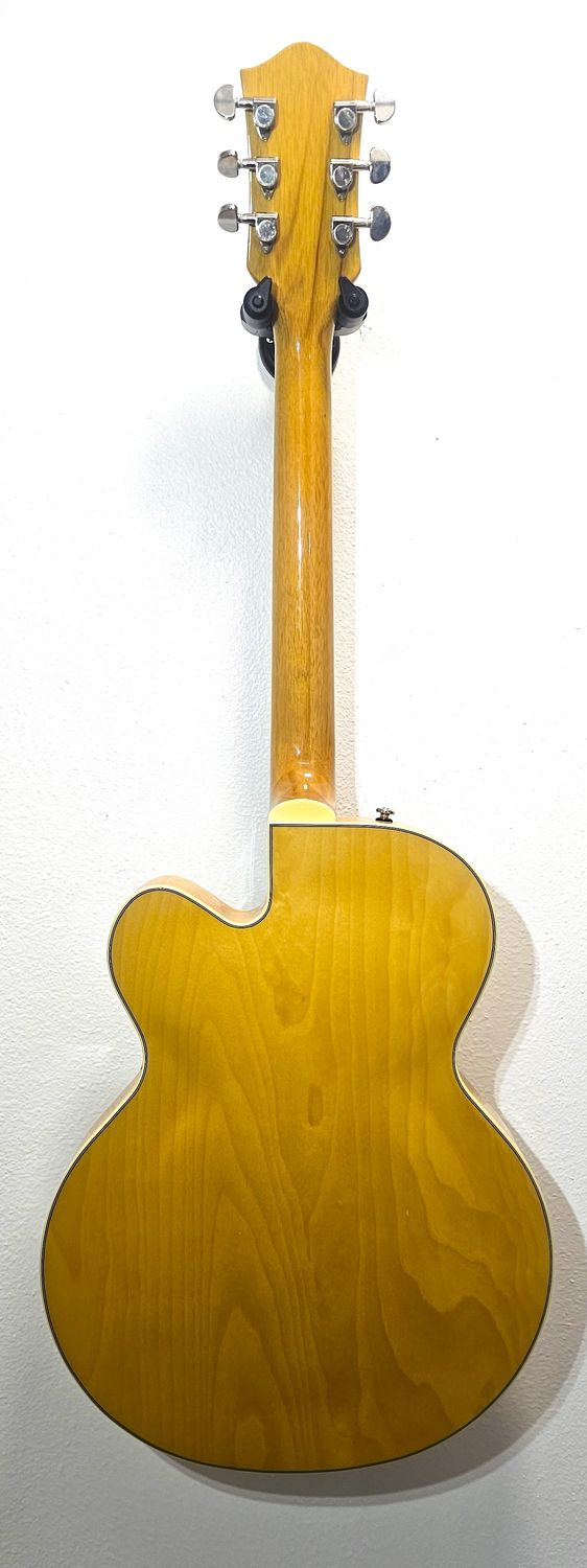 Gretsch G2420VLAME Hollowbody Village Amber The Gretsch hollowbody combines the past &amp; present for exceptional sound &amp; style. Featuring Broad&#39;Tron BT-3S humbuckers, push/pull knob,