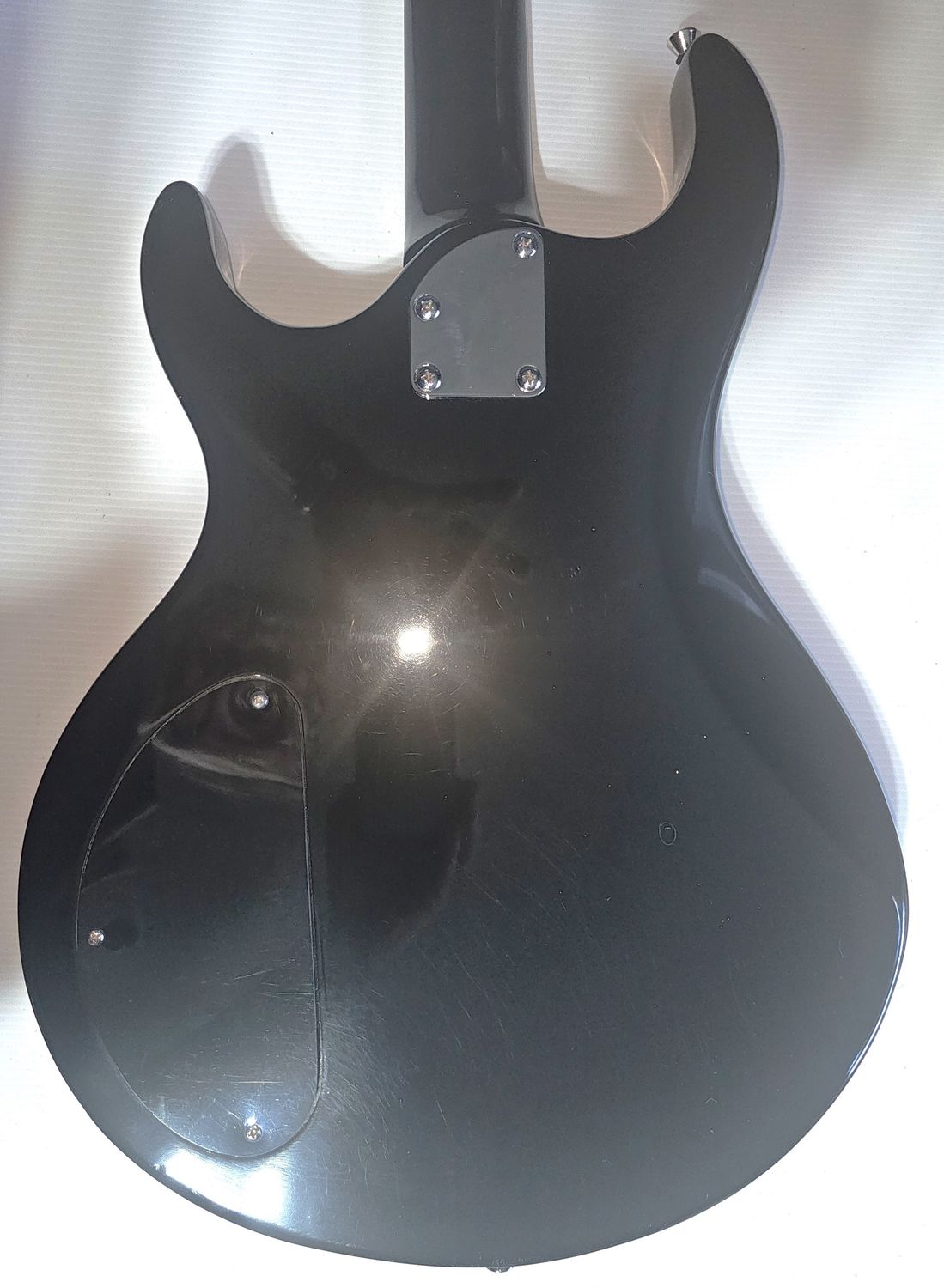 Silvertone SPN-5 Solid Body Electric Black Gloss W/Cream Binding