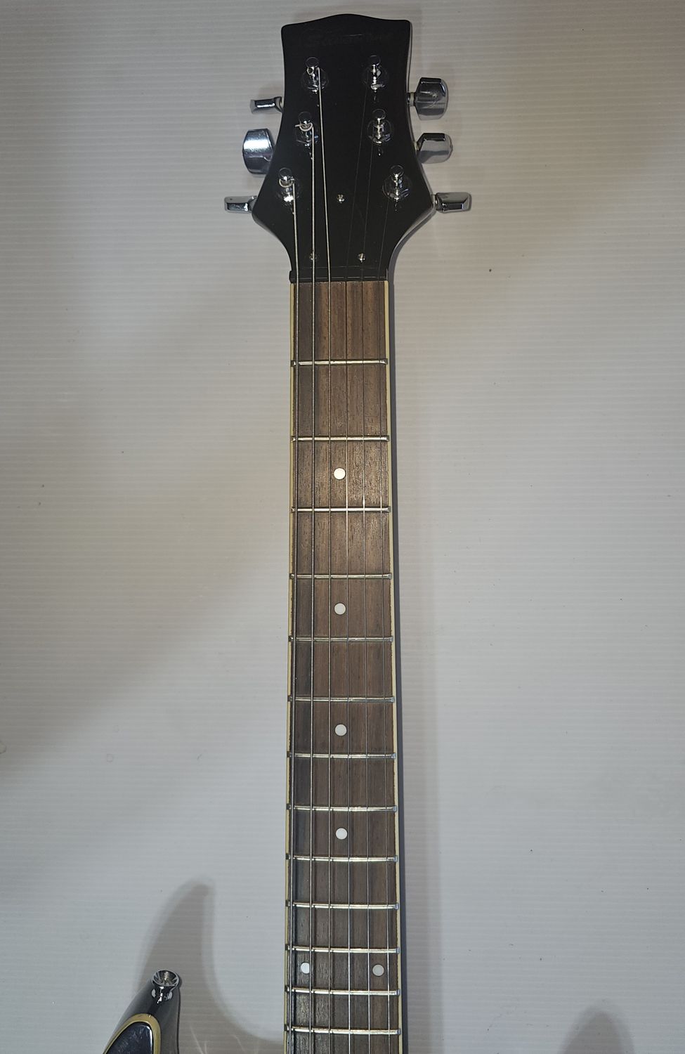 Silvertone SPN-5 Solid Body Electric Black Gloss W/Cream Binding