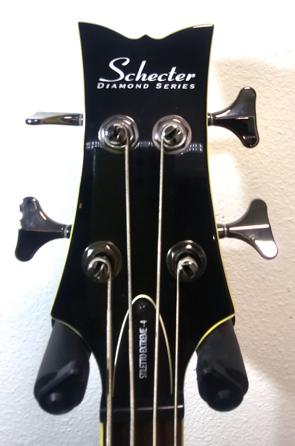 Schecter Diamond Series Stiletto Extreme-4