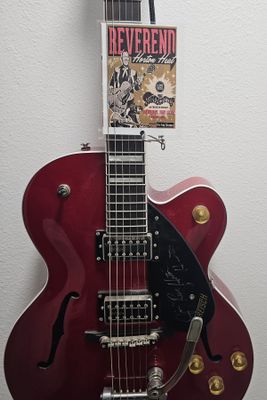 Gretsch G2420T Streamliner Hollowbody Electric Guitar with Bigsby - Brandywine 2016 LIKE NEW! autographed by Jim Heath