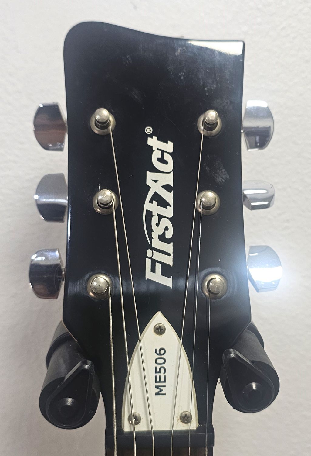 First Act ME506 Black