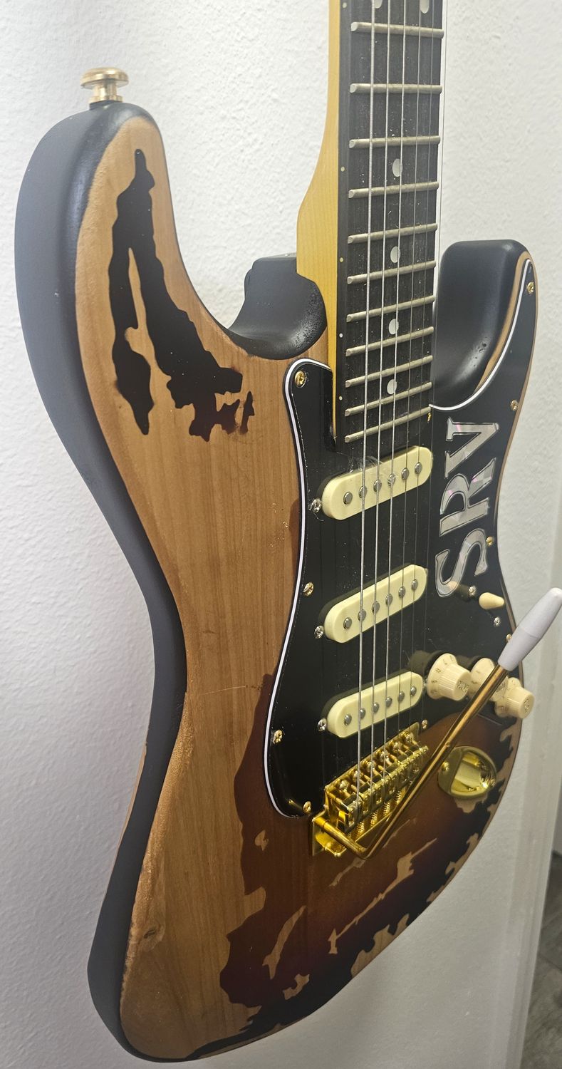 NEW Fender Stevie Ray Vaughan Stratocaster COPY RELIC