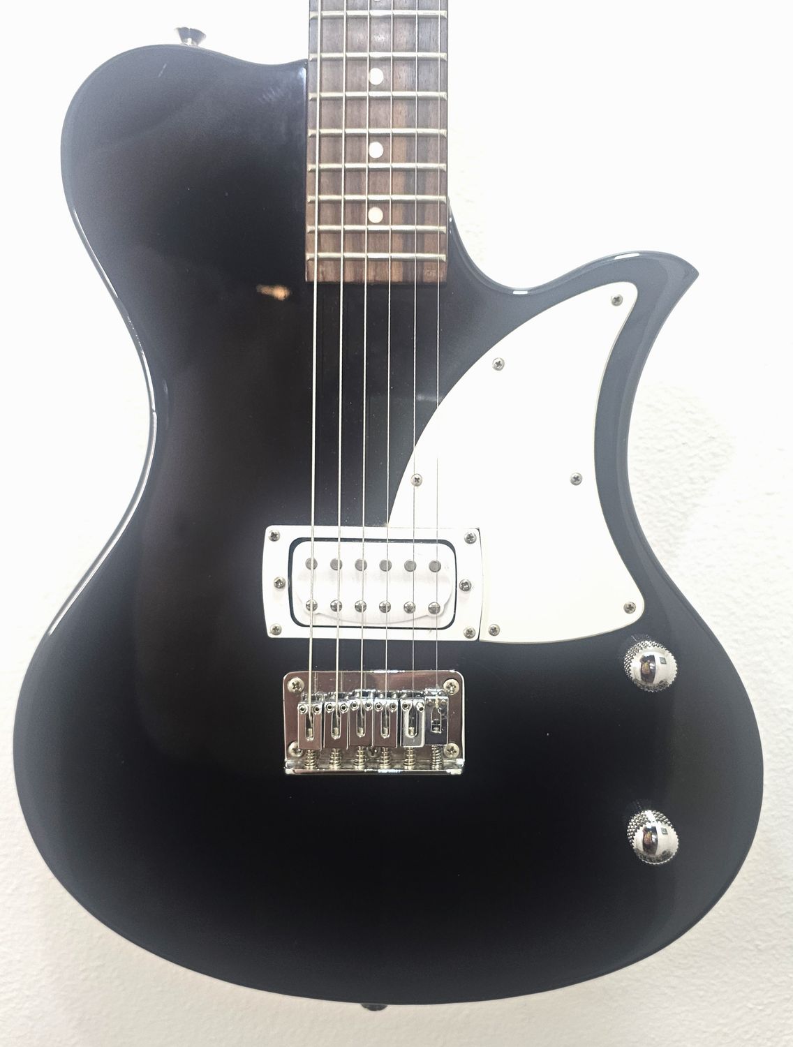 First Act ME506 Black