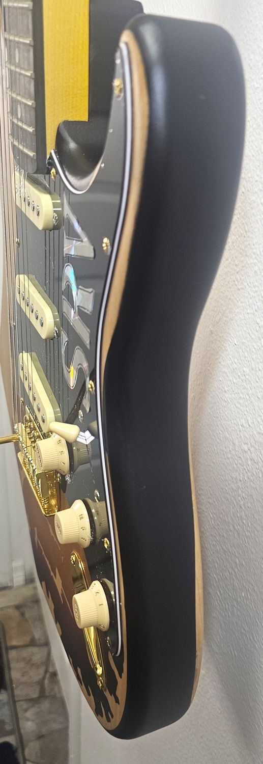 NEW Fender Stevie Ray Vaughan Stratocaster COPY RELIC