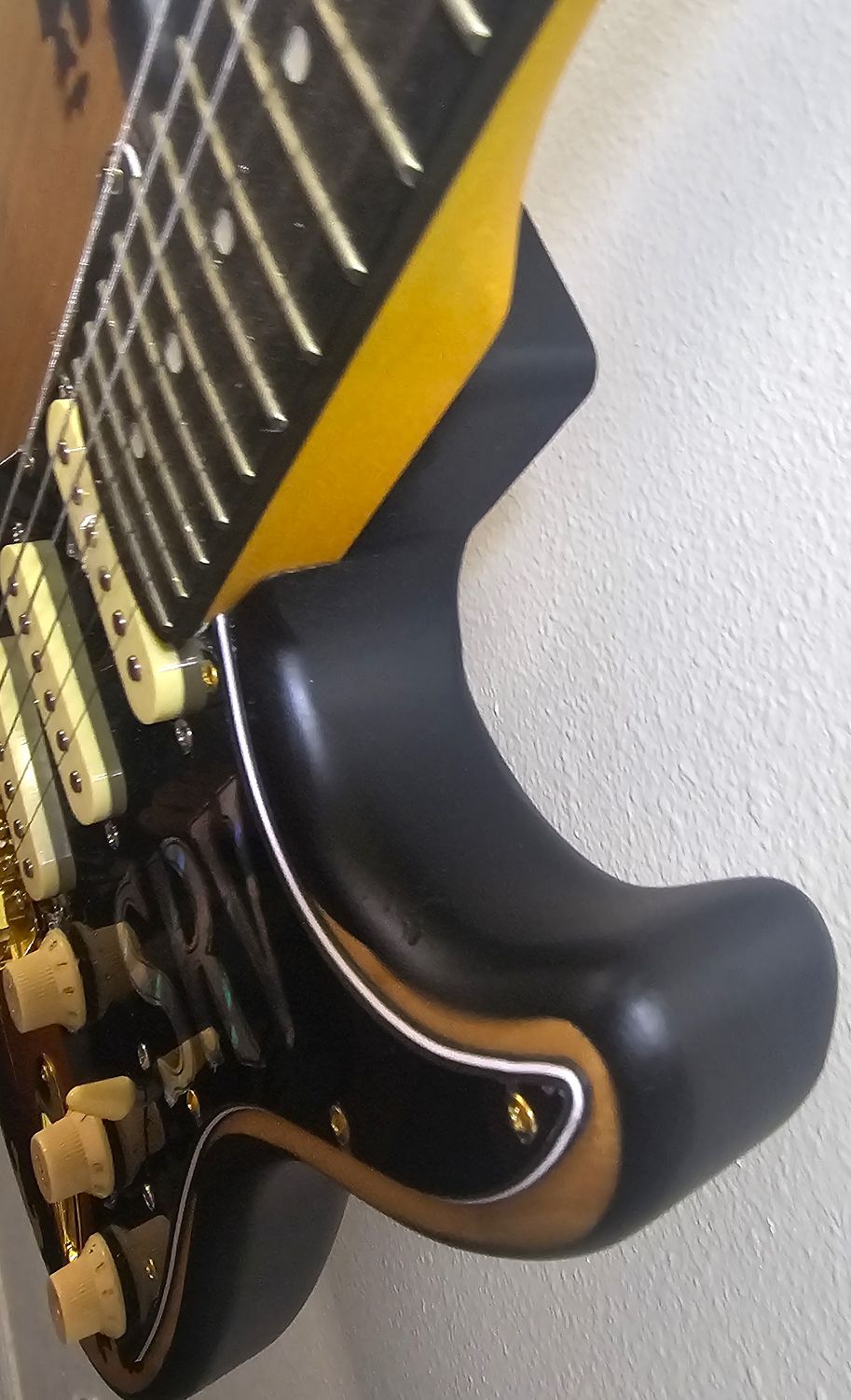 NEW Fender Stevie Ray Vaughan Stratocaster COPY RELIC