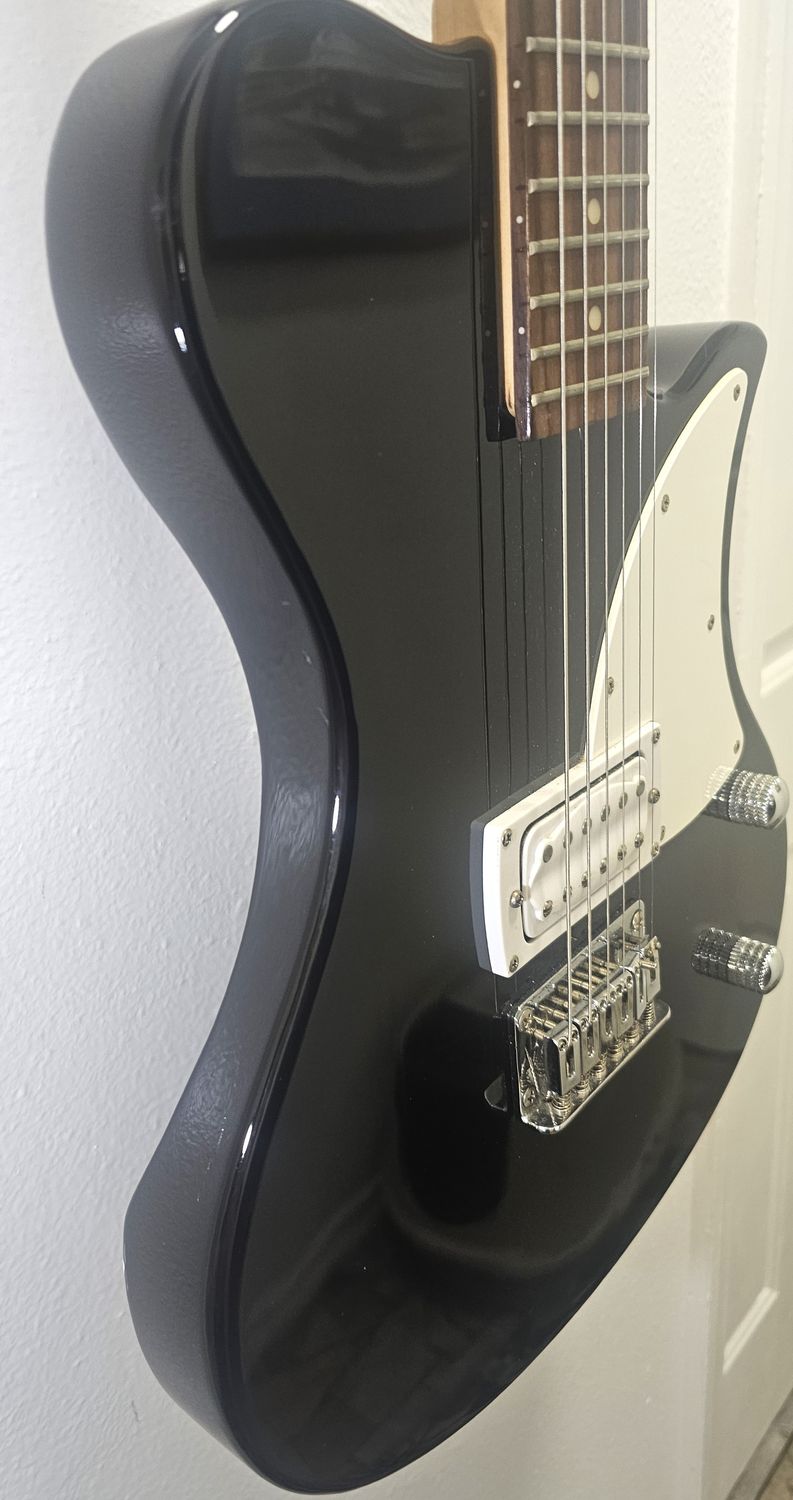 First Act ME506 Black