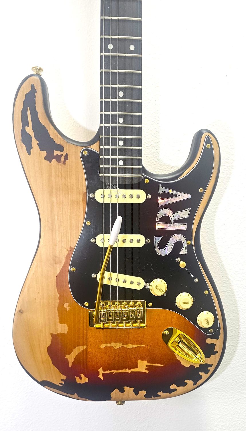 NEW Fender Stevie Ray Vaughan Stratocaster COPY RELIC